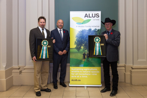 On November 4, we presented two special, $10,000 awards to help celebrate the national launch of ALUS Canada, A Weston Family Initiative. On left: Dr. Andrew MacDougall (University of Guelph, Ontario), winner of the Weston Family Ecosystem Innovation Award. On right: Gerry Taillieu (ALUS Parkland, Tomahawk Ranch, Alberta), winner of the ALUS Canada Producer Innovation Award. In centre: ALUS Canada CEO Bryan Gilvesy.