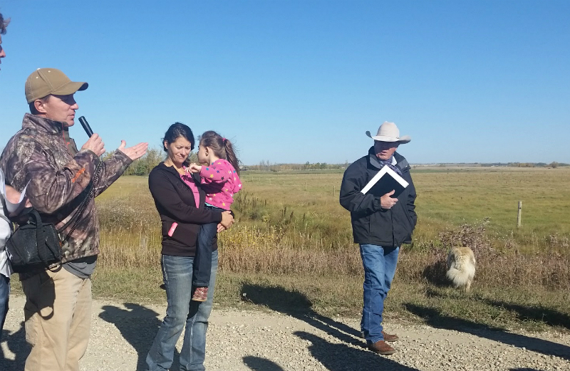 In September 2017, ALUS Red Deer County participants Kevin and Roxanne Ziola hosted a tour of their ALUS projects on Iron Kreek Ranch near Sylvan Lake, Alberta. Kevin is also a PAC member and Farmer Liaison.