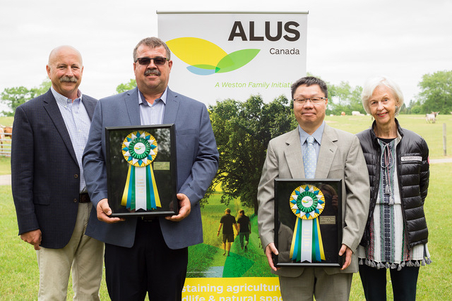ALUS Canada and The W. Garfield Weston Foundation today presented the 2018 Innovation Awards. From L to R: Mr. Bryan Gilvesy, CEO of ALUS Canada; Mr. Joe Csoff, winner of the 2018 ALUS Canada Producer Innovation Award; Dr. Wanhong Yang, winner of the 2018 Weston Family Ecosystem Innovation Award; Mrs. Camilla Dalglish, Director, The W. Garfield Weston Foundation. Photo: Splash Photography