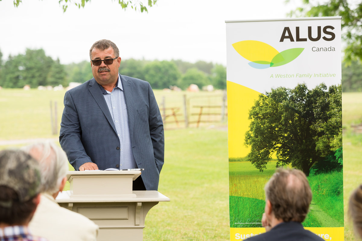 “I’m very appreciative to be chosen for this award. I’m glad to be thought of as making a difference,” said Joe Csoff, recipient of the 2018 ALUS Canada Producer Innovation Award. “When it comes to the environment, everyone’s got to try to do their part. For my part, I’ve helped to get more people to do the right thing. I’m happy to be the key to get that motor started.” (Photo: Splash Photography)