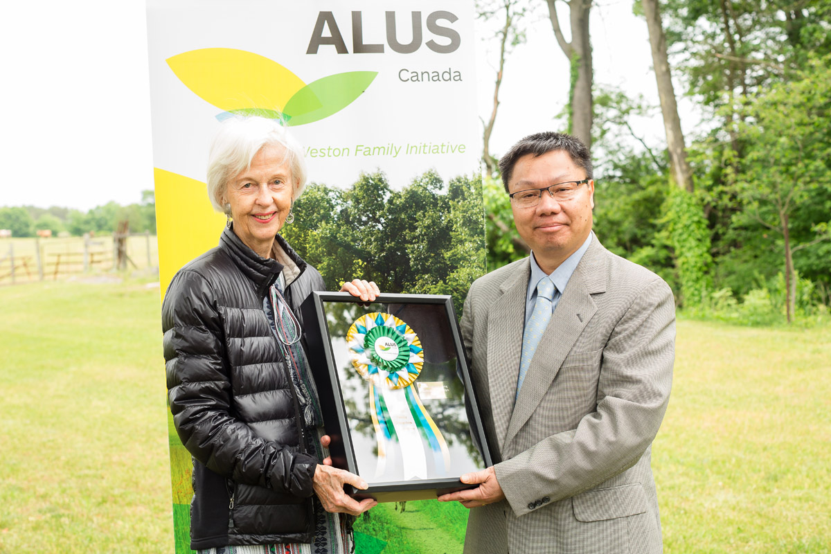 “Dr. Yang’s research offers much-needed insights into measuring the benefits of wetlands for the broader public good,” said Mrs. Camilla Dalglish, Director, The W. Garfield Weston Foundation. “My family’s Foundation is pleased to honour him with the 2018 Weston Family Ecosystem Innovation Award, recognizing his dedication to the conservation of Canada’s agricultural watersheds.” (Photo: Splash Photography)