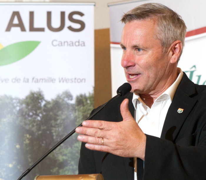 “We are pleased to partner with ALUS Canada in this initiative which builds on the successes of the ALUS program in this province,” said Agriculture and Fisheries Minister Robert Henderson. “Through the ALUS program, Prince Edward Island farmers have demonstrated their commitment to help protect and enhance the environment.” Photo: Gov't of PEI/B.Simpson